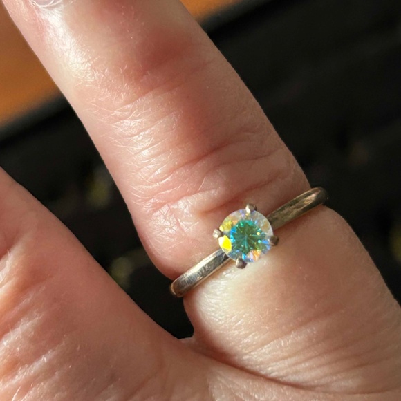 TANZANITE ROUND STERLING SILVER RING, LADIES SZ 6, TANZANITE CHANGES COLOURS, - Picture 3 of 3